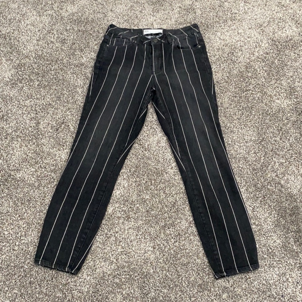 Tilly’s (RSQ) black high rise ankle skinny jeans